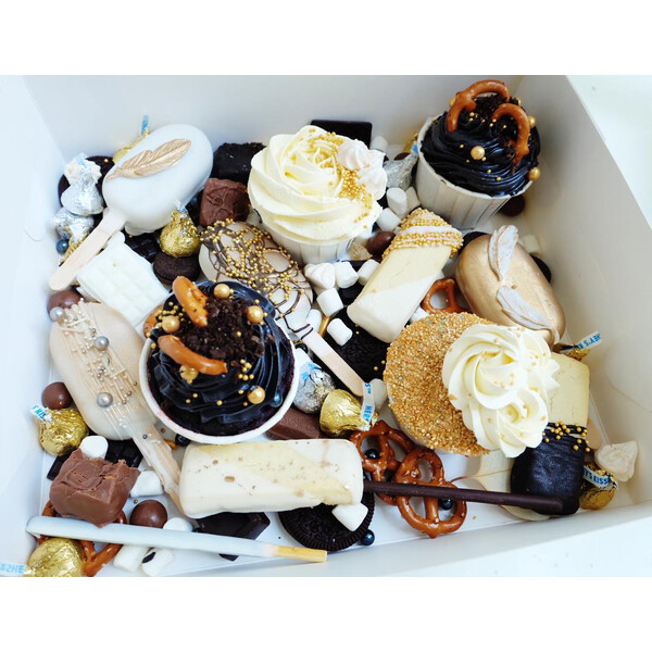 Sweet top treat boxes
